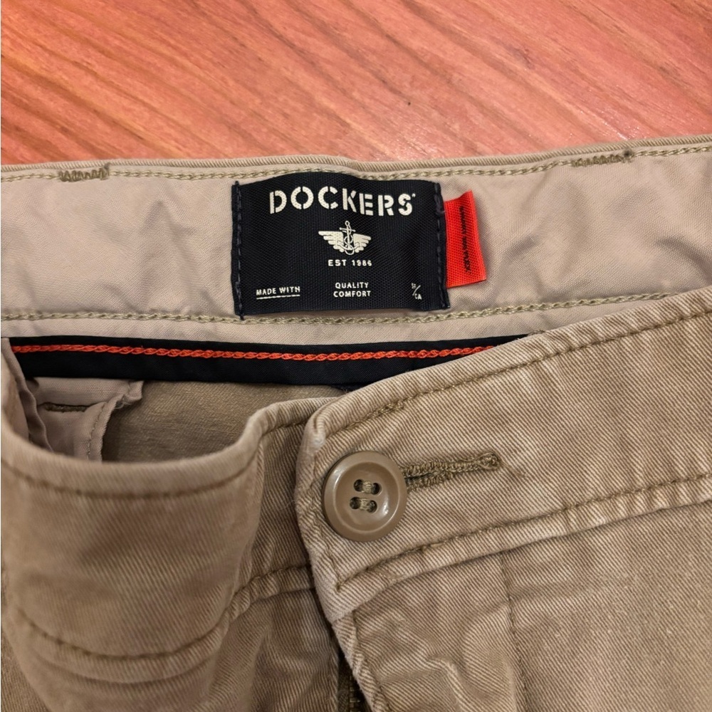 Dockers Men's Straight Fit Khaki Pants Size 36 – Waterless Technology - Picture 3 of 7